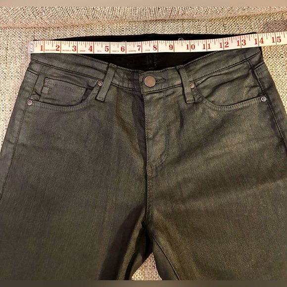 AG Jeans Women's Prima
Mid-Rise Cigarette Fit Ankle Jeans
Size 27R - Picture 8 of 10